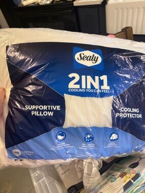 Sealy 2-in-1 Supportive Cooling Pillow - White